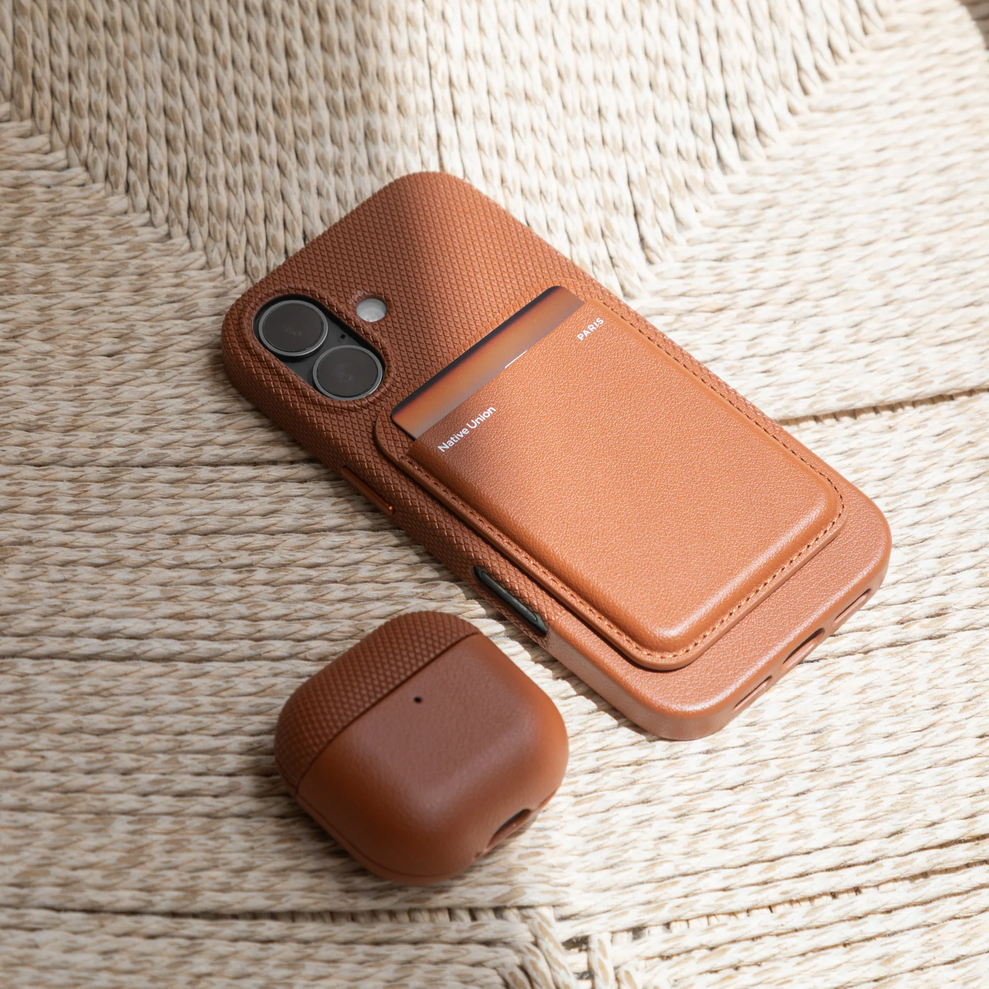 Ốp da iPhone 17 Native Union
