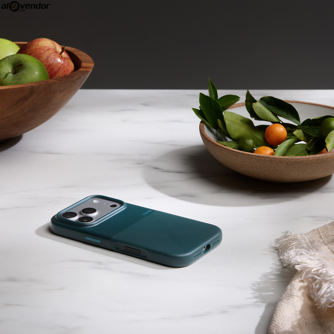 op-lung-beats-rugged-xanh-iphone-17-pro-gia-re